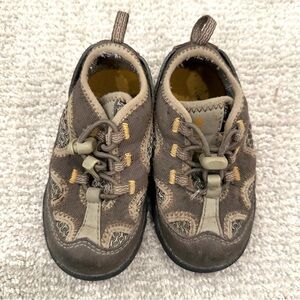 Columbia hiking shoes